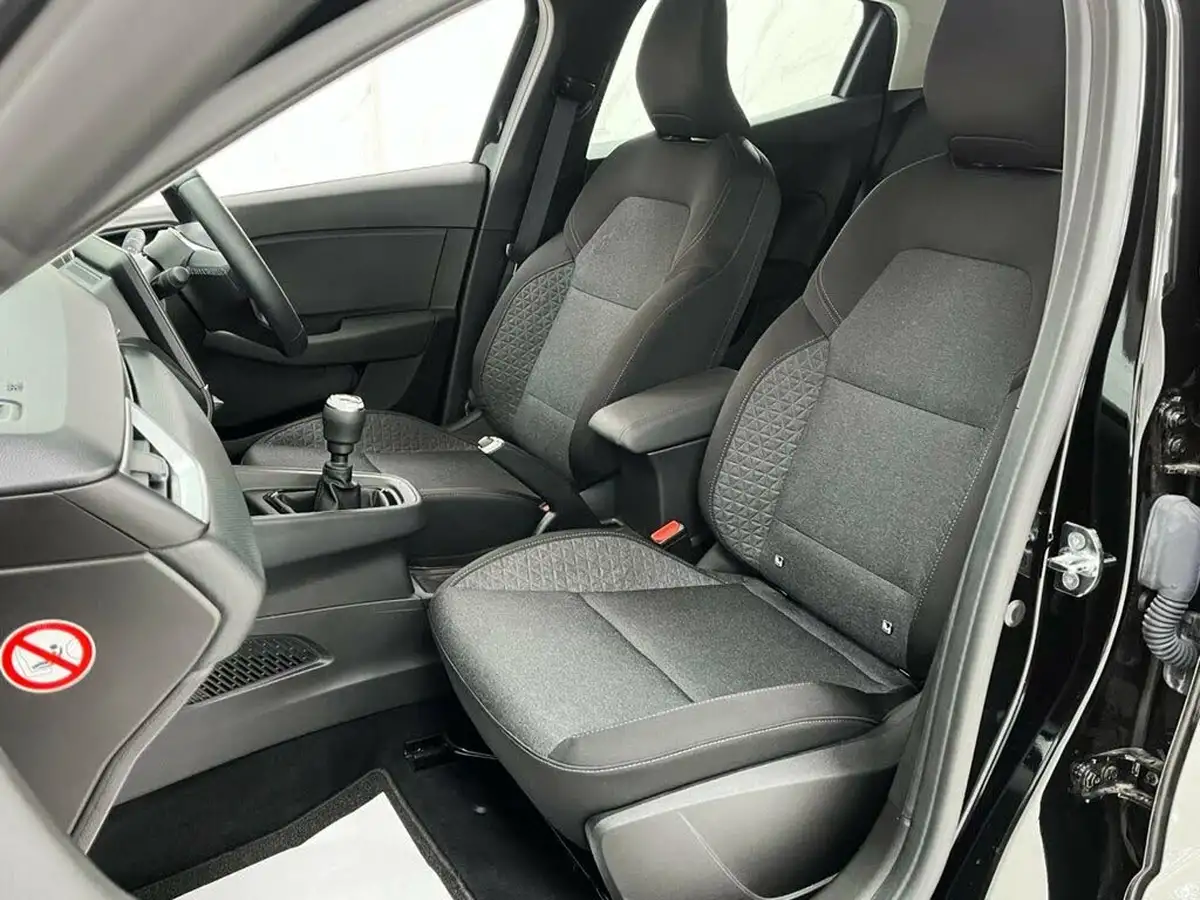 2022-renault-clio-10-tce-iconic-edition-big-15