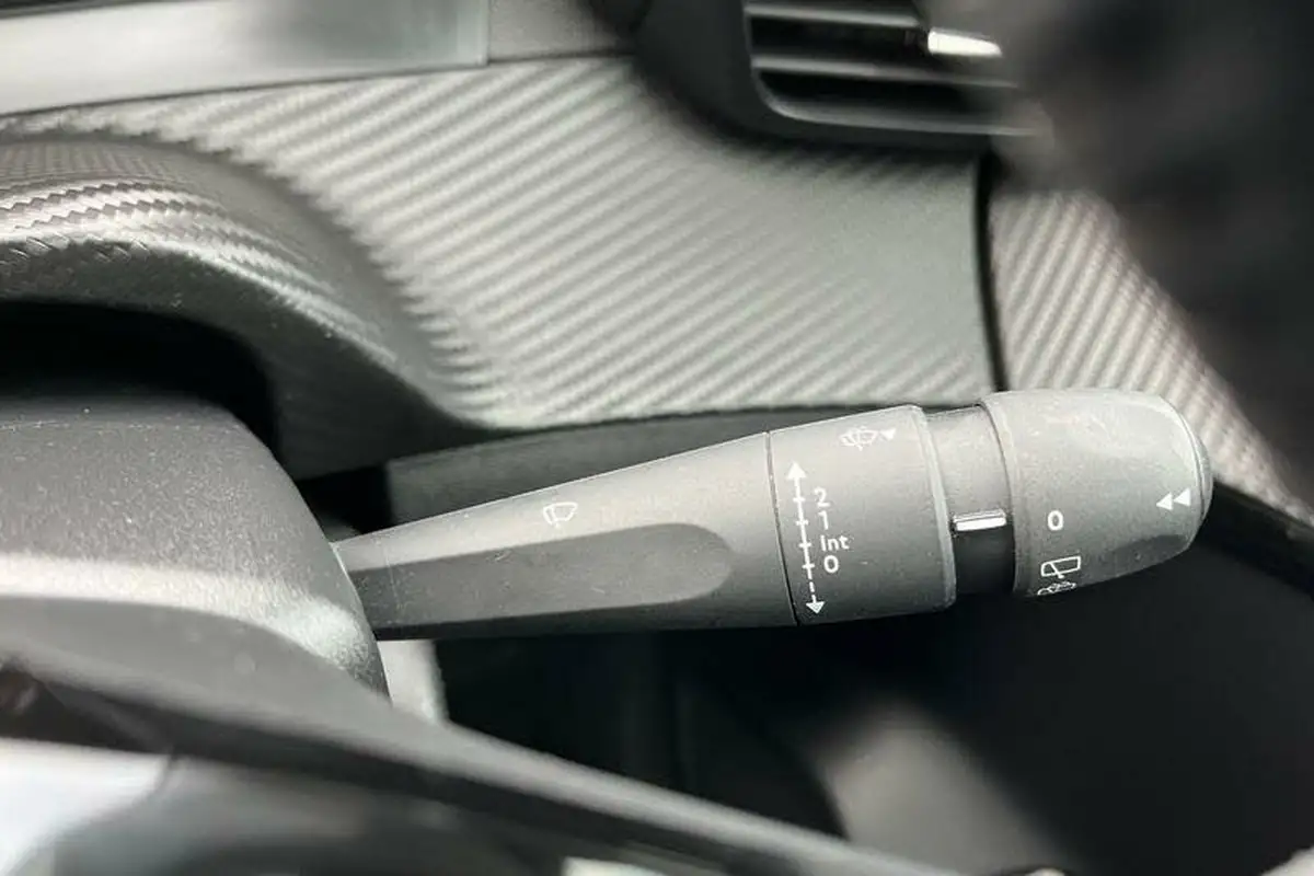 2022-peugeot-208-12-puretech-active-premium-100bhp-big-14