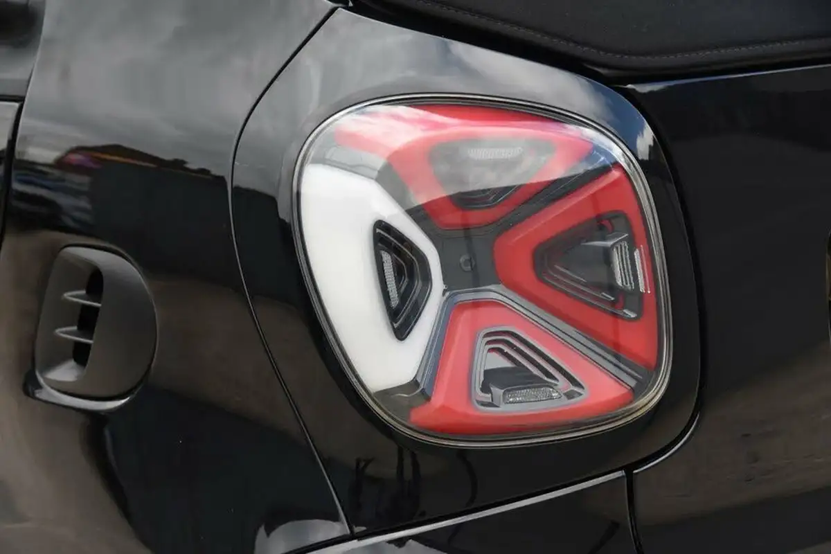2021-smart-fortwo-eq-exclusive-cabriolet-big-20