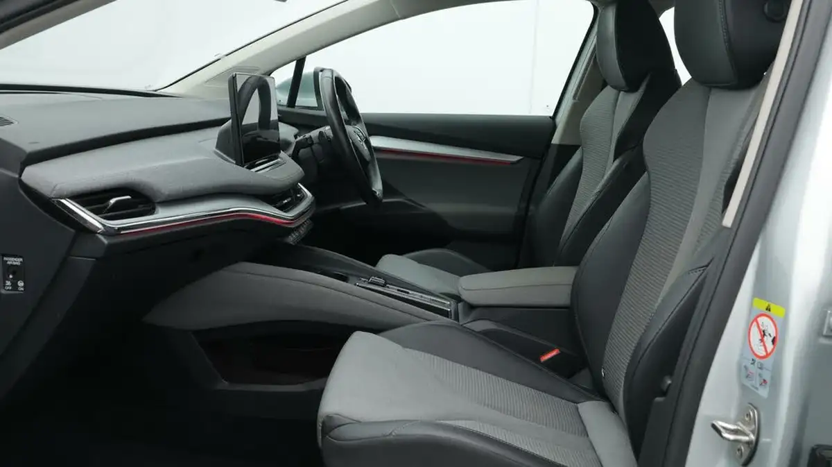 2021-skoda-enyaq-e-80-loft-82-kwh-big-14