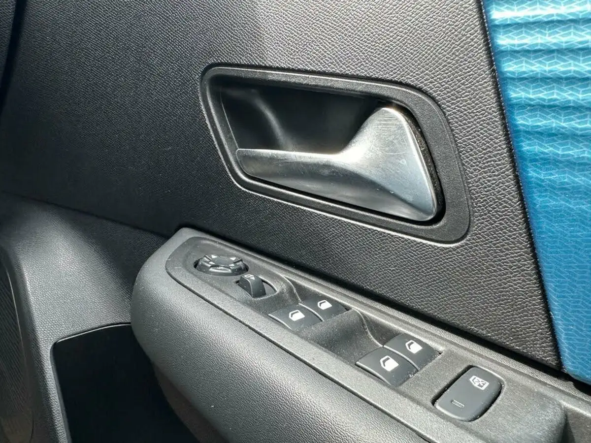 2021-citroen-c4-e-sense-plus-big-16