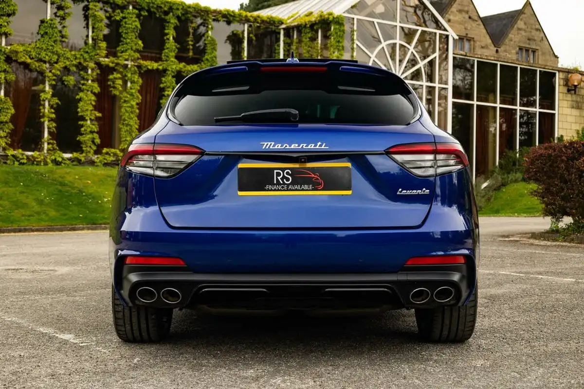 2022-maserati-levante-big-13
