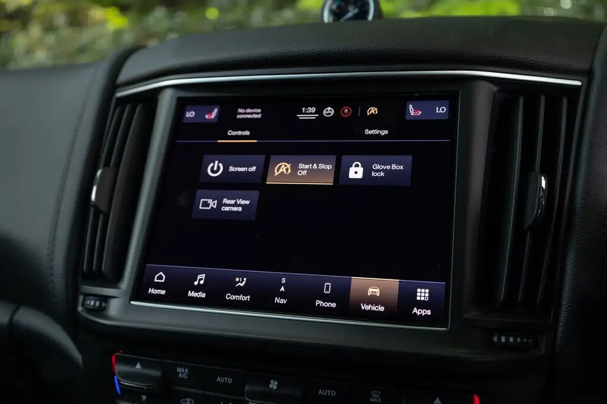 2022-maserati-levante-big-37