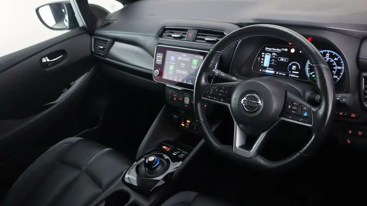 2020-nissan-leaf-e-tekna-big-9