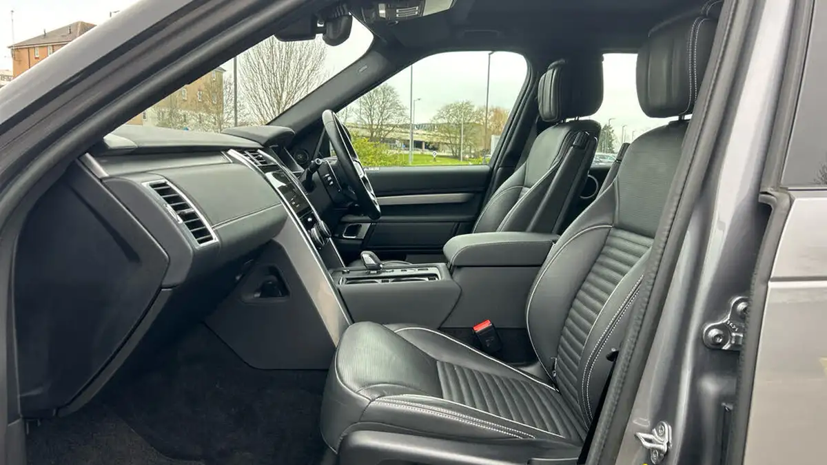 2022-land-rover-discovery-30-d300-r-dynamic-hse-big-2