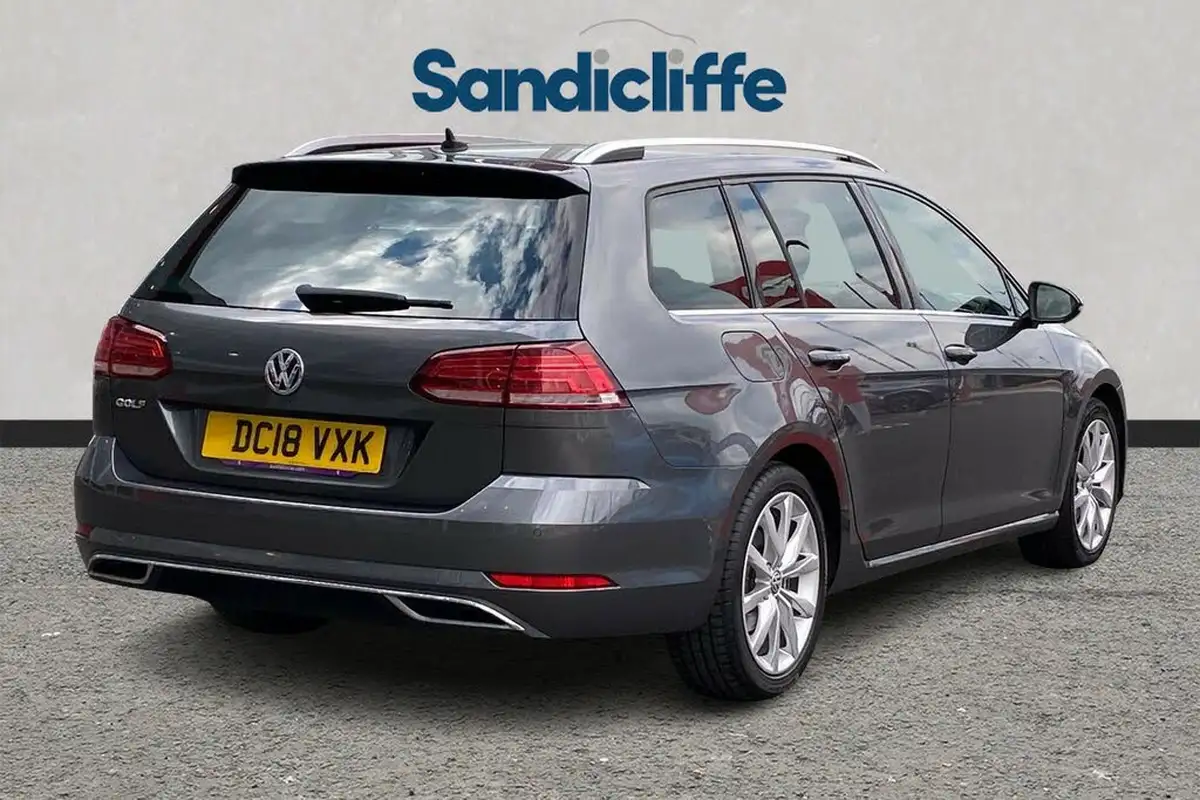 2018-volkswagen-golf-20tdi-gt-estate-5d-dsg-big-3