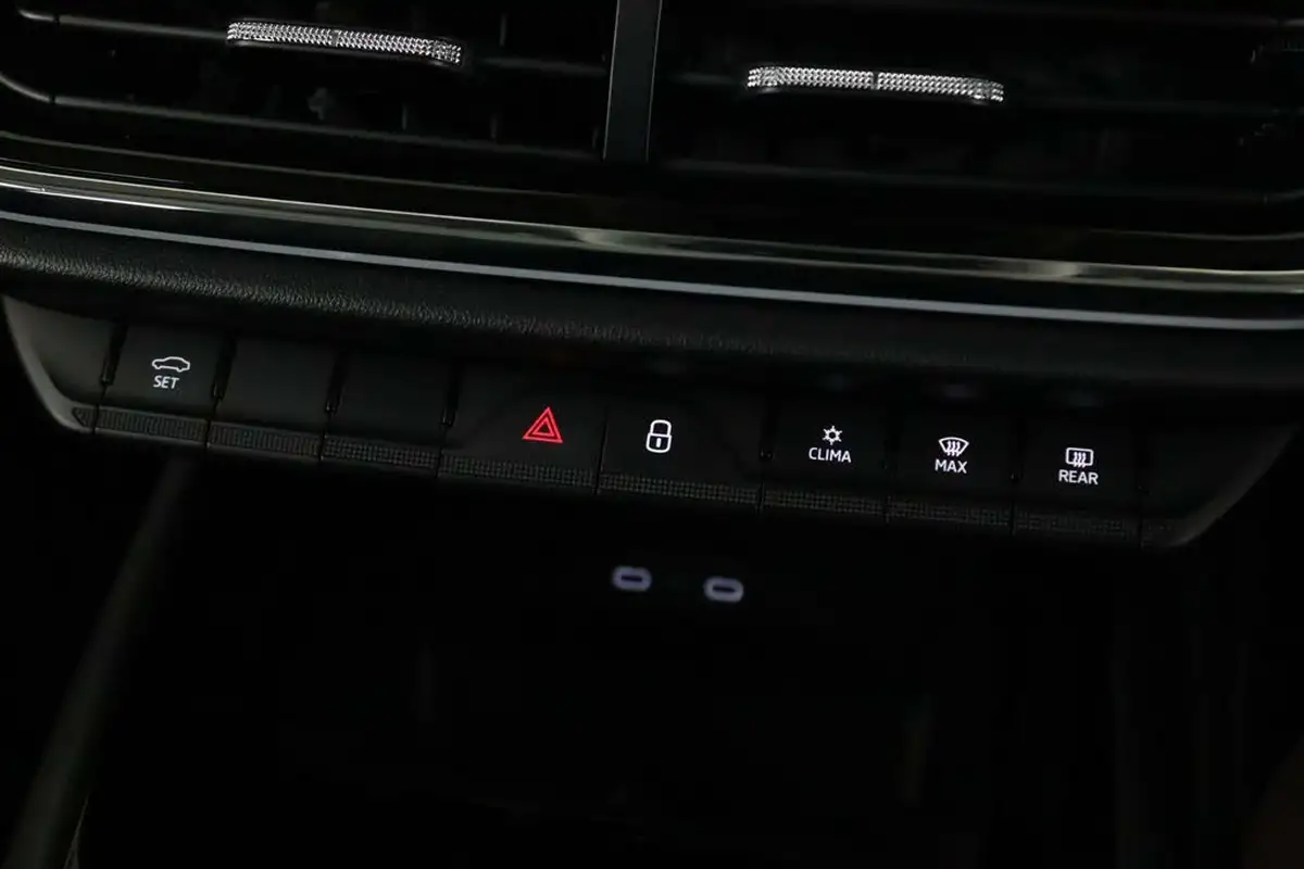 2021-skoda-enyaq-e-60-eco-suite-62-kwh-big-23