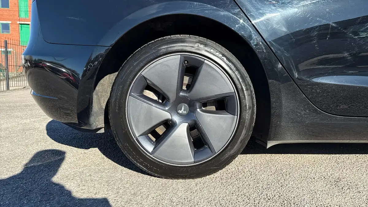 2021-tesla-model-3-e-standard-plus-big-18
