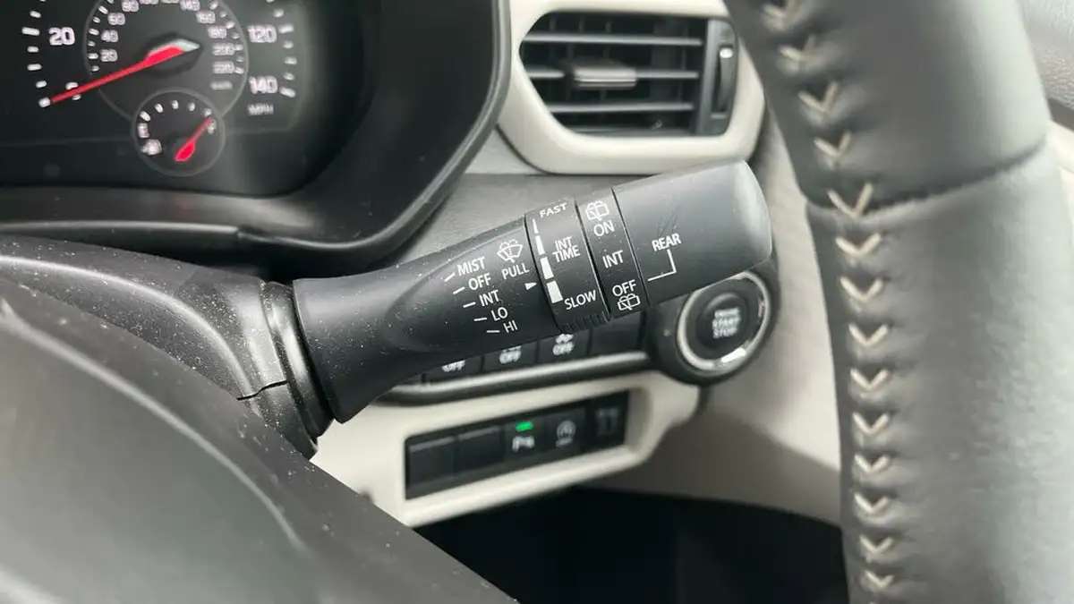 2024-suzuki-swift-12-motion-big-24