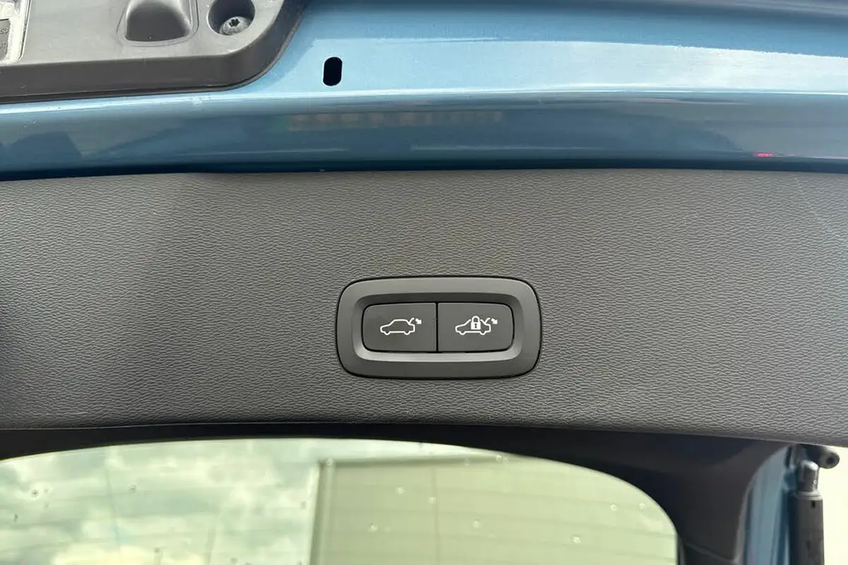 2023-volvo-c40-e-recharge-ultimate-228bhp-big-37