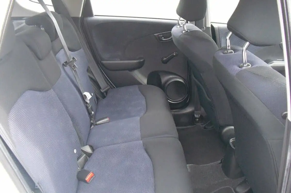 2014-honda-jazz-12-s-big-15
