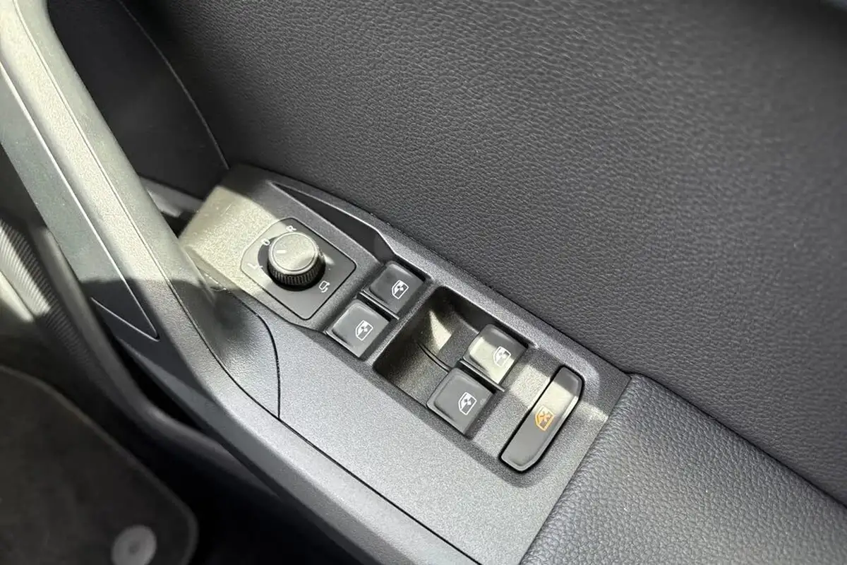 2022-seat-arona-10-tsi-xperience-big-43