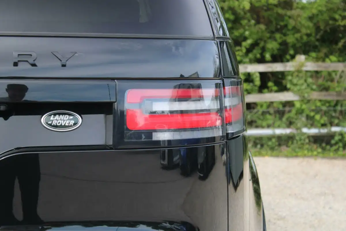 2019-land-rover-discovery-20-sd4-hse-big-46