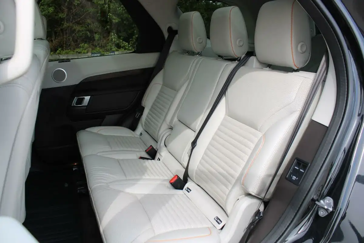 2019-land-rover-discovery-20-sd4-hse-big-22