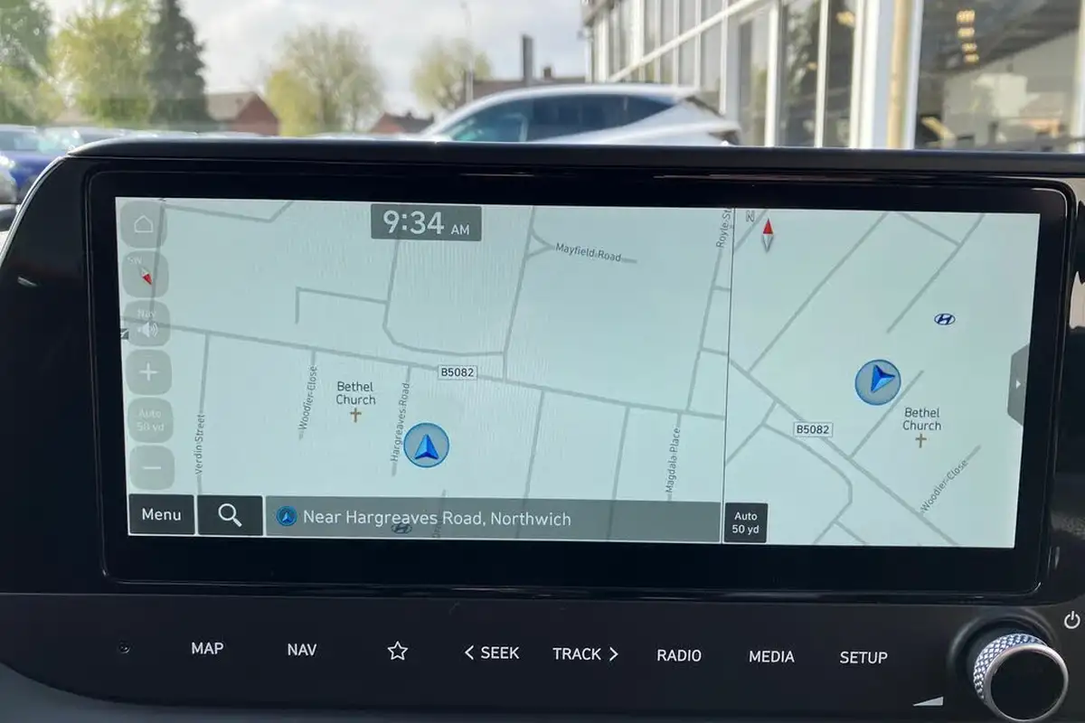 2023-hyundai-i20-10-t-gdi-premium-two-tone-roof-big-10