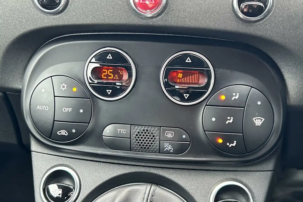 2022-abarth-595-14-tjet-competizione-big-24
