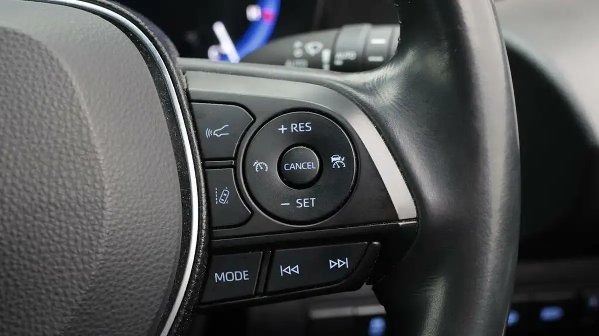 2019-toyota-corolla-18-vvt-i-design-trk-hatchback-5d-big-24