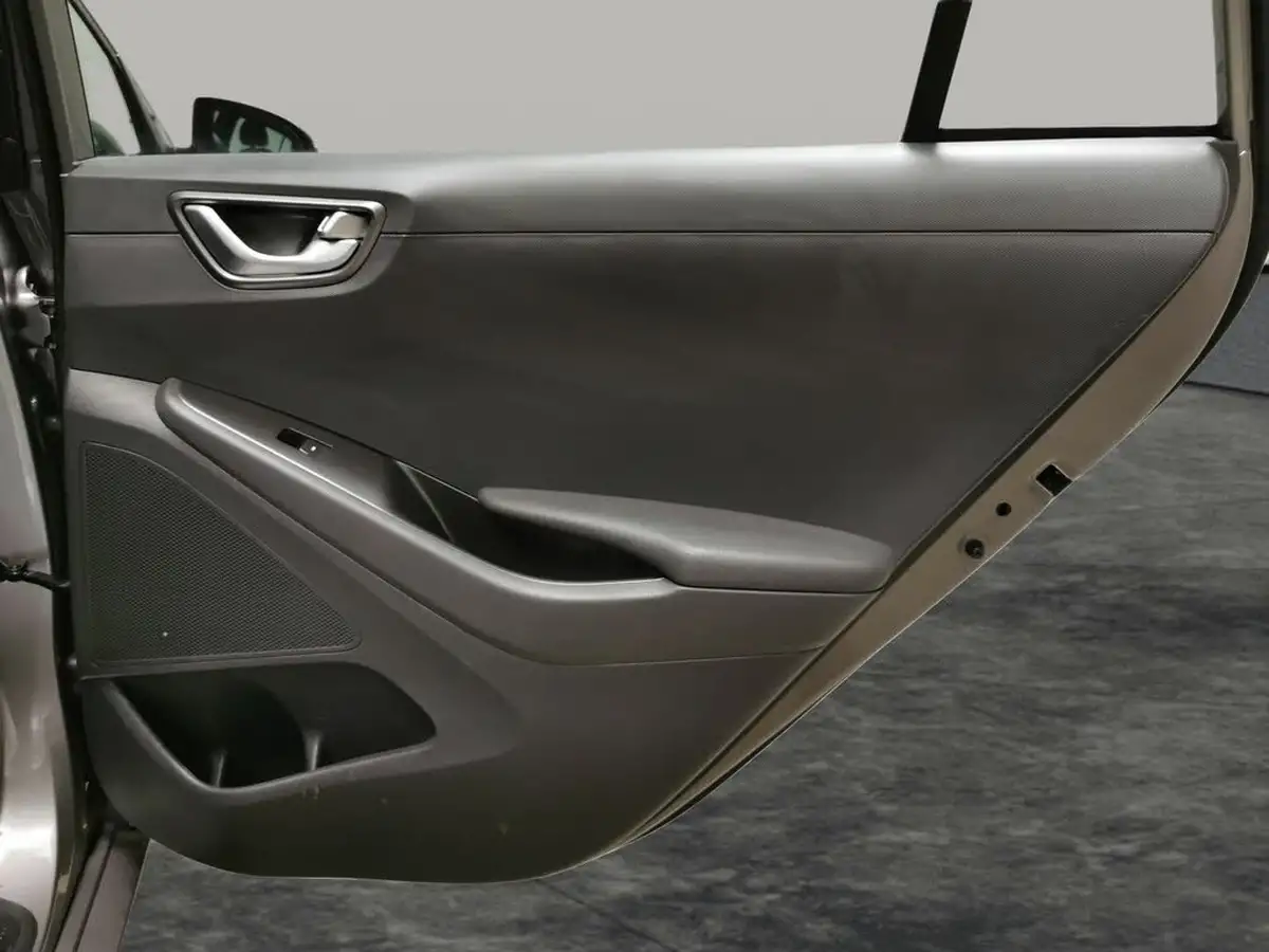 2022-hyundai-ioniq-e-premium-electric-big-29