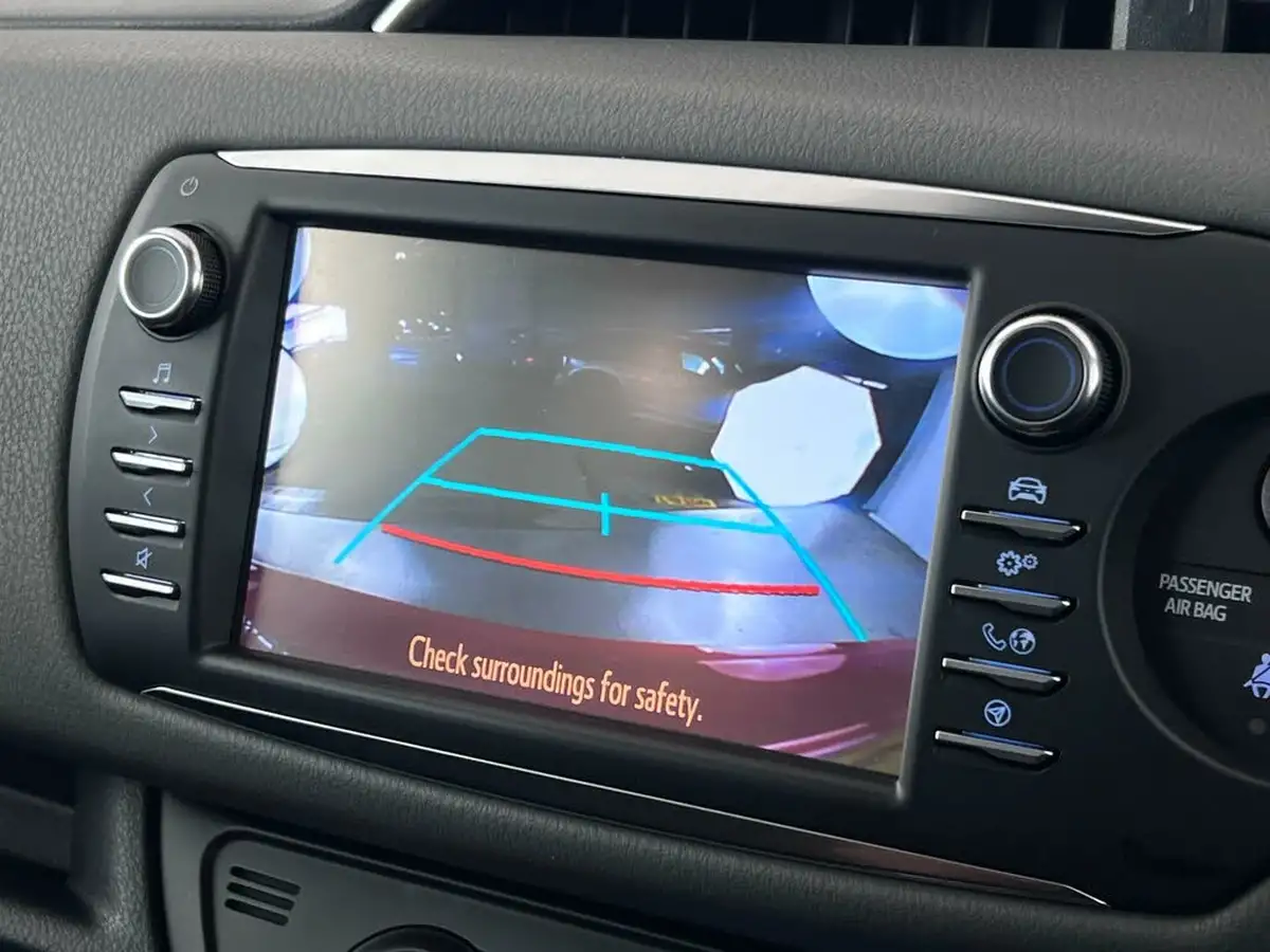 2019-toyota-yaris-15-vvt-i-icon-tech-98bhp-hybrid-1497cc-e-cvt-big-28