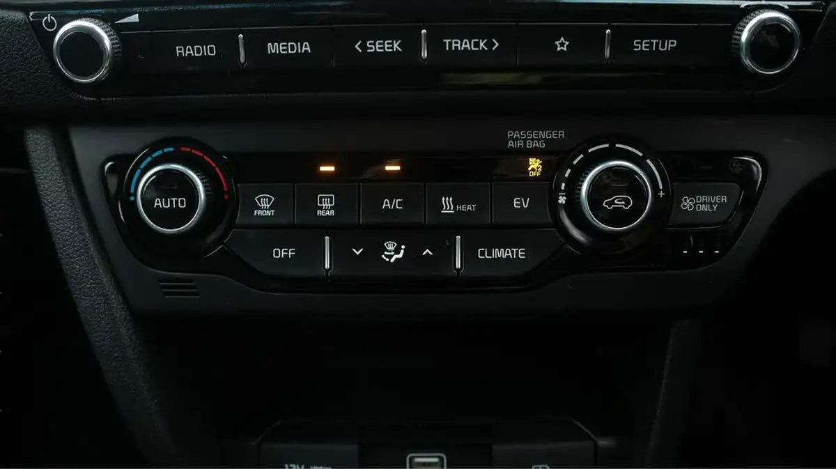 2022-kia-niro-ev-e-2-big-12