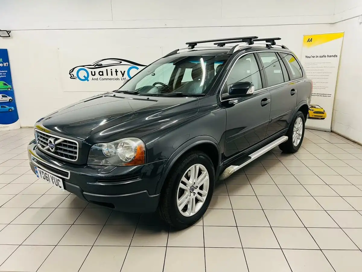 2011-volvo-xc90-big-4