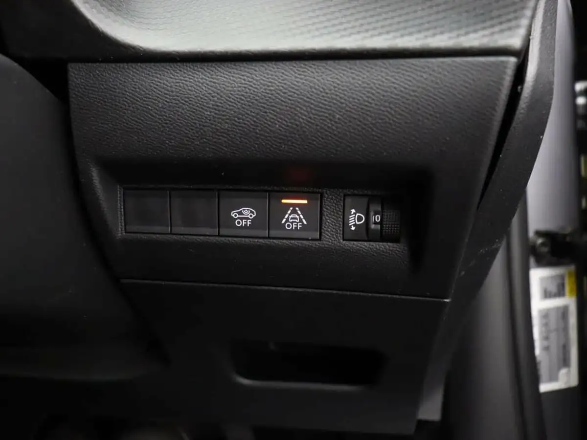 2022-peugeot-2008-suv-12-puretech-active-premium-big-30