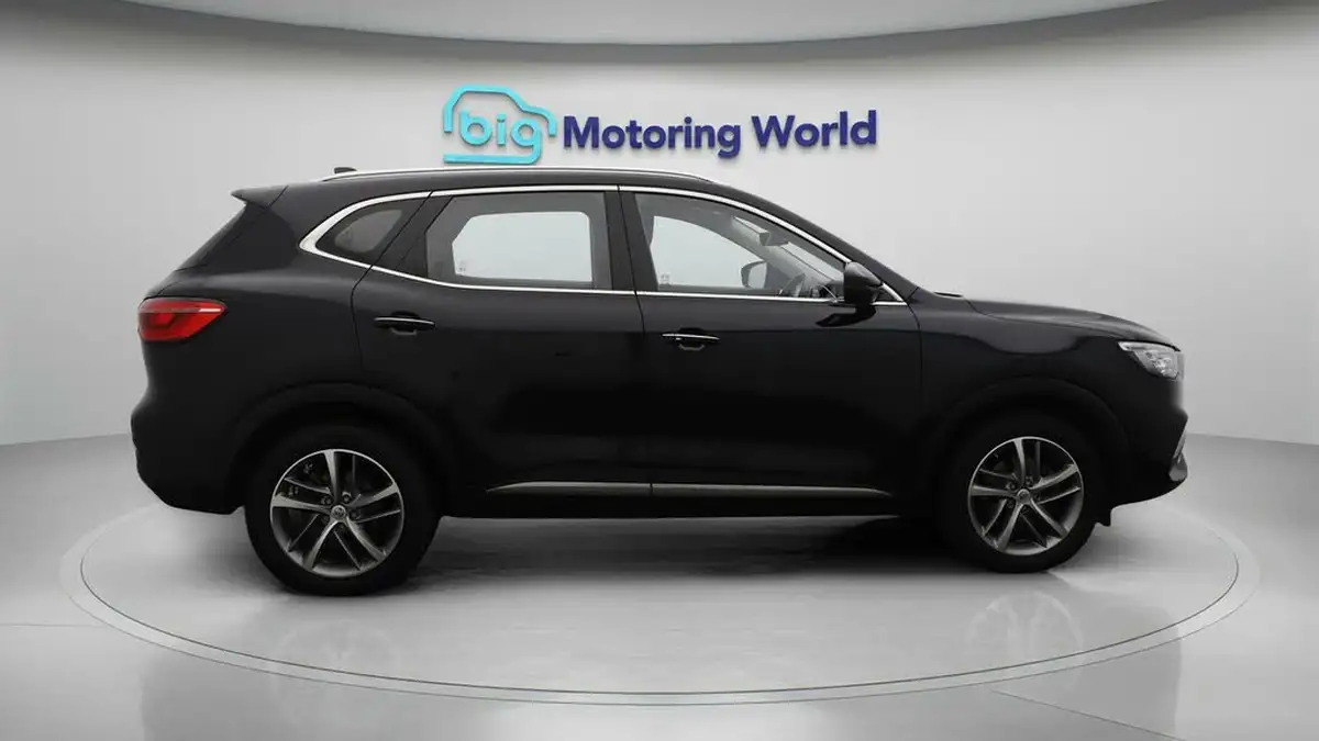 2022-mg-hs-15t-gdi-excite-162ps-big-8