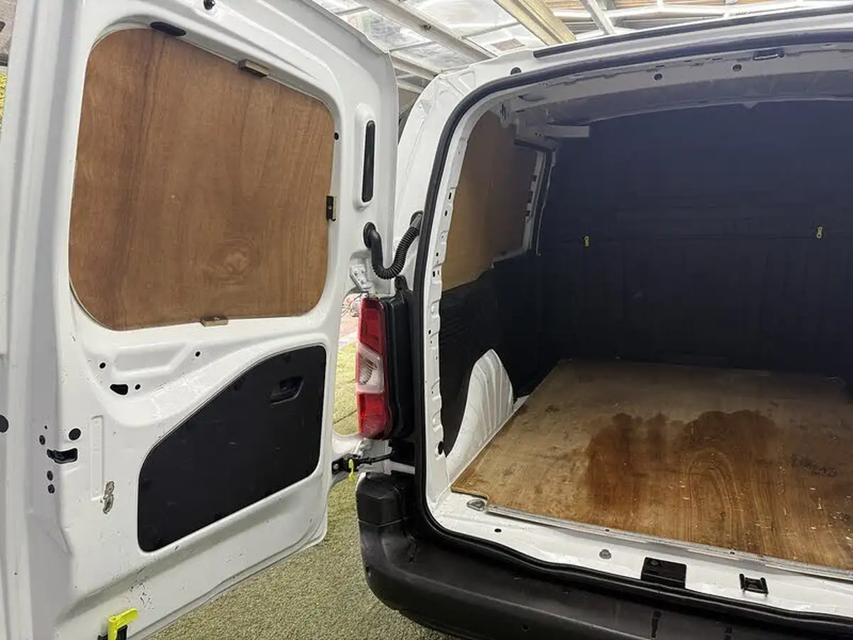 2019-peugeot-partner-15-bluehdi-1000-professional-100ps-eu6dt-panel-big-27