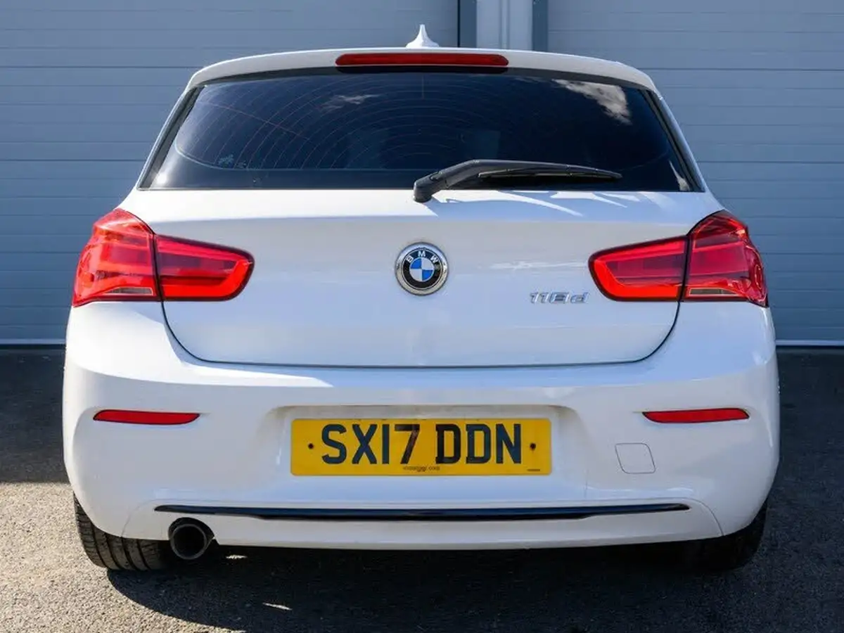 2017-bmw-1-series-20td-118d-sport-5d-big-6