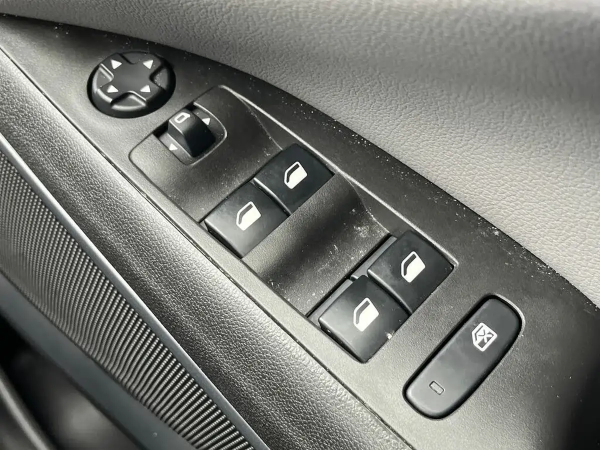 2020-vauxhall-crossland-x-12-elite-nav-130ps-turbo-auto-big-27