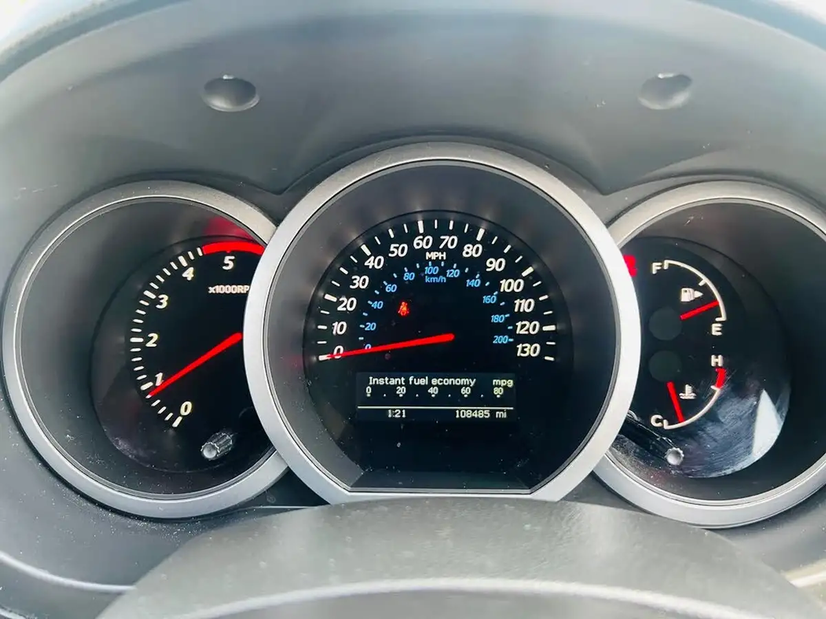 2010-suzuki-grand-vitara-19td-sz5-big-25