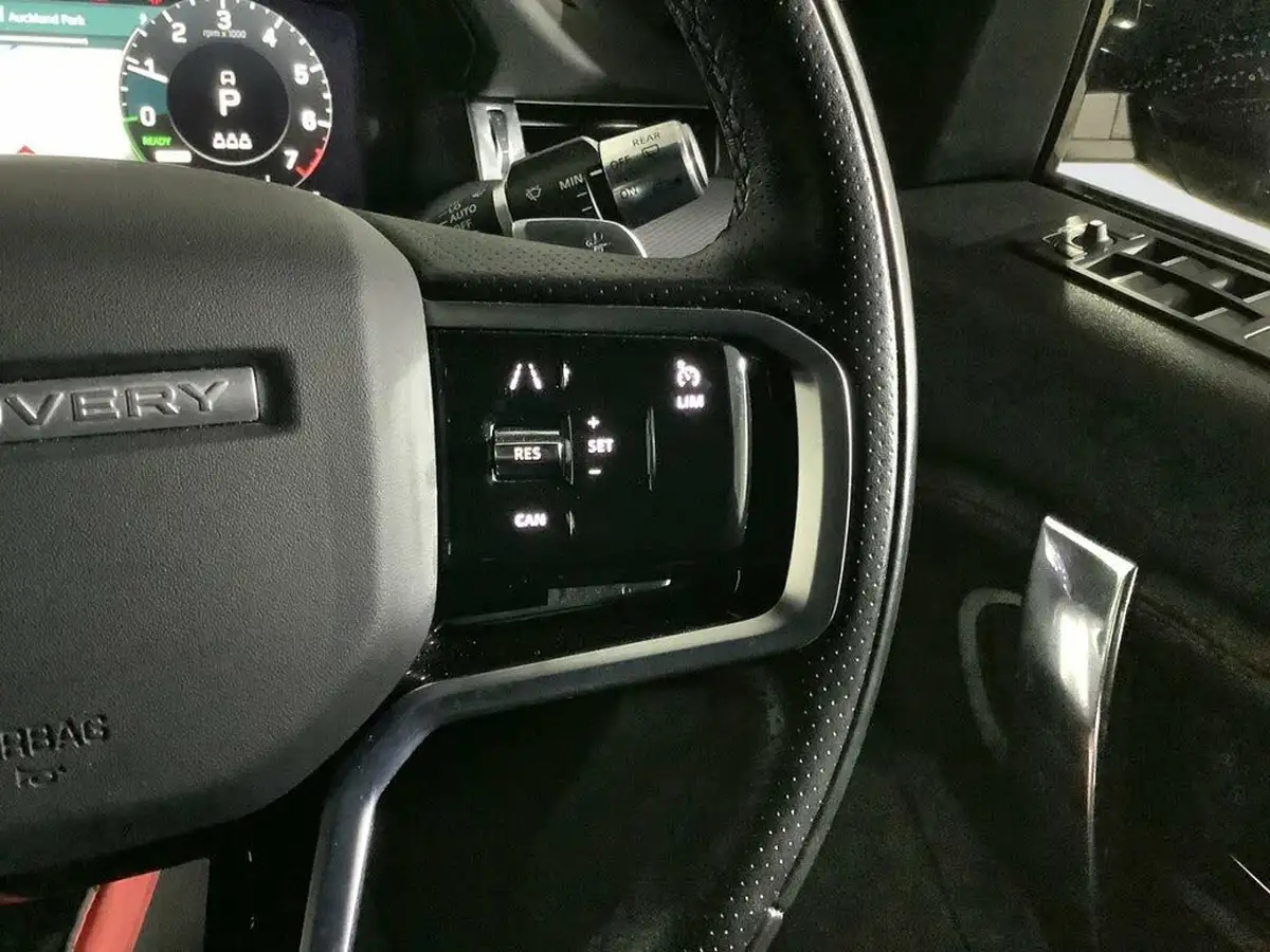 2022-land-rover-discovery-sport-15-p300e-r-dynamic-se-big-17