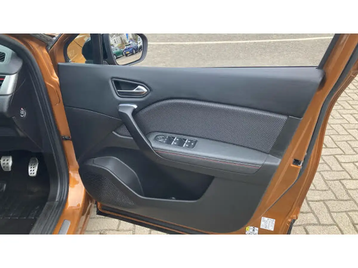 2021-renault-captur-13-tce-rs-line-big-32
