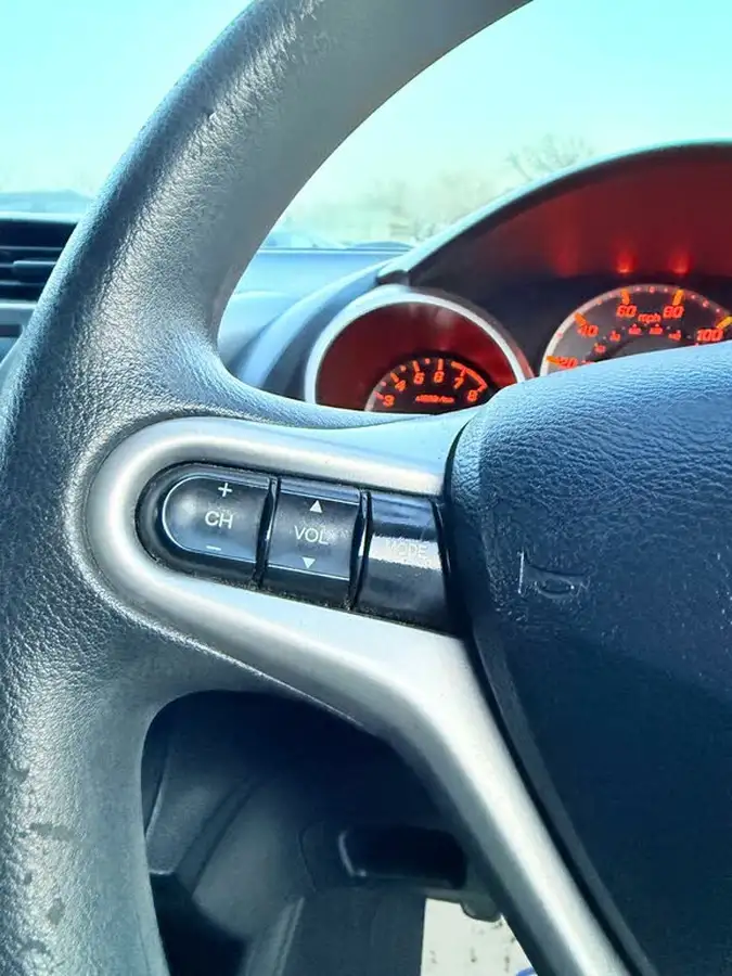 2009-honda-jazz-14-es-t-big-25