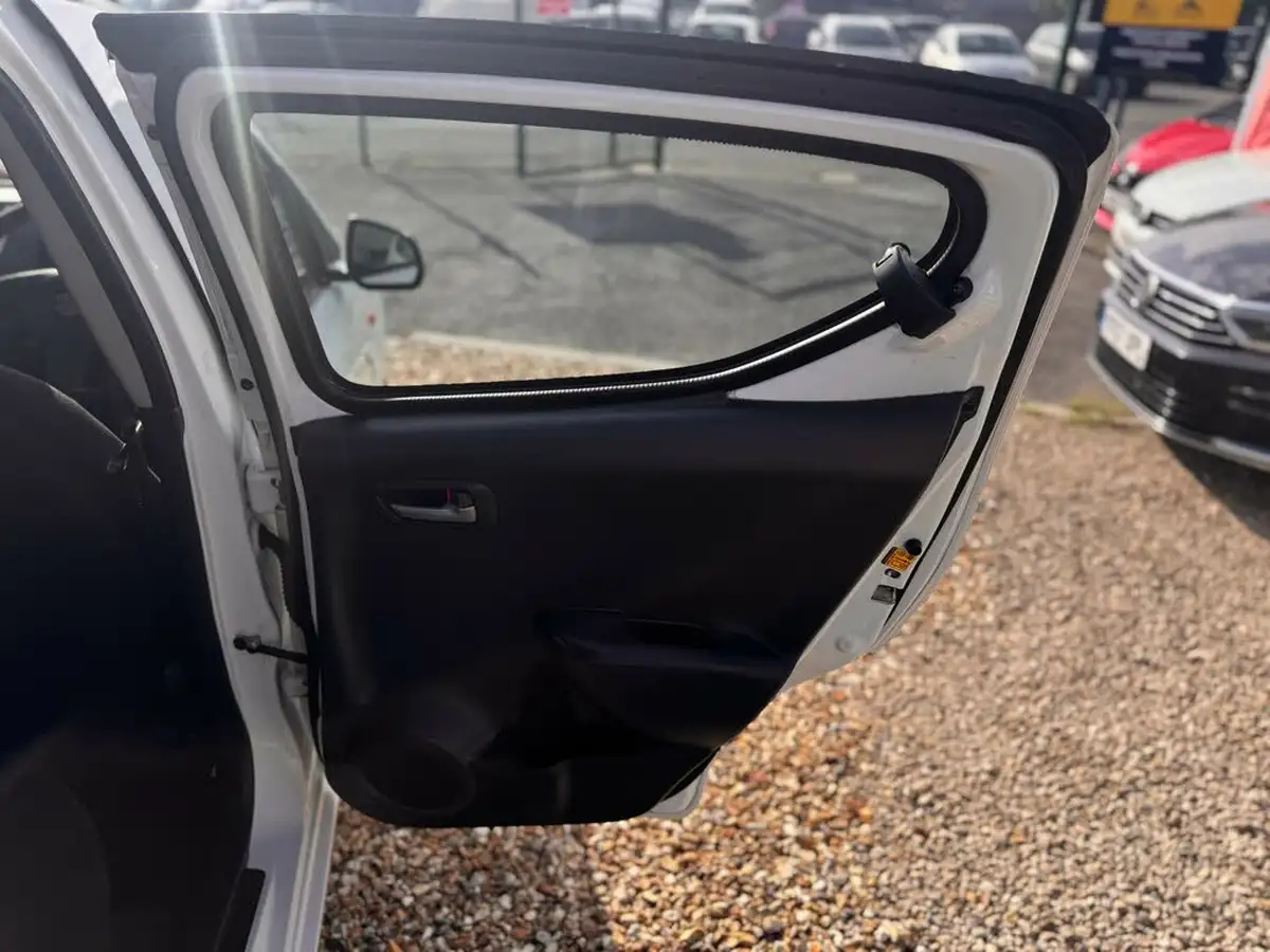 2014-suzuki-alto-10-sz-big-30