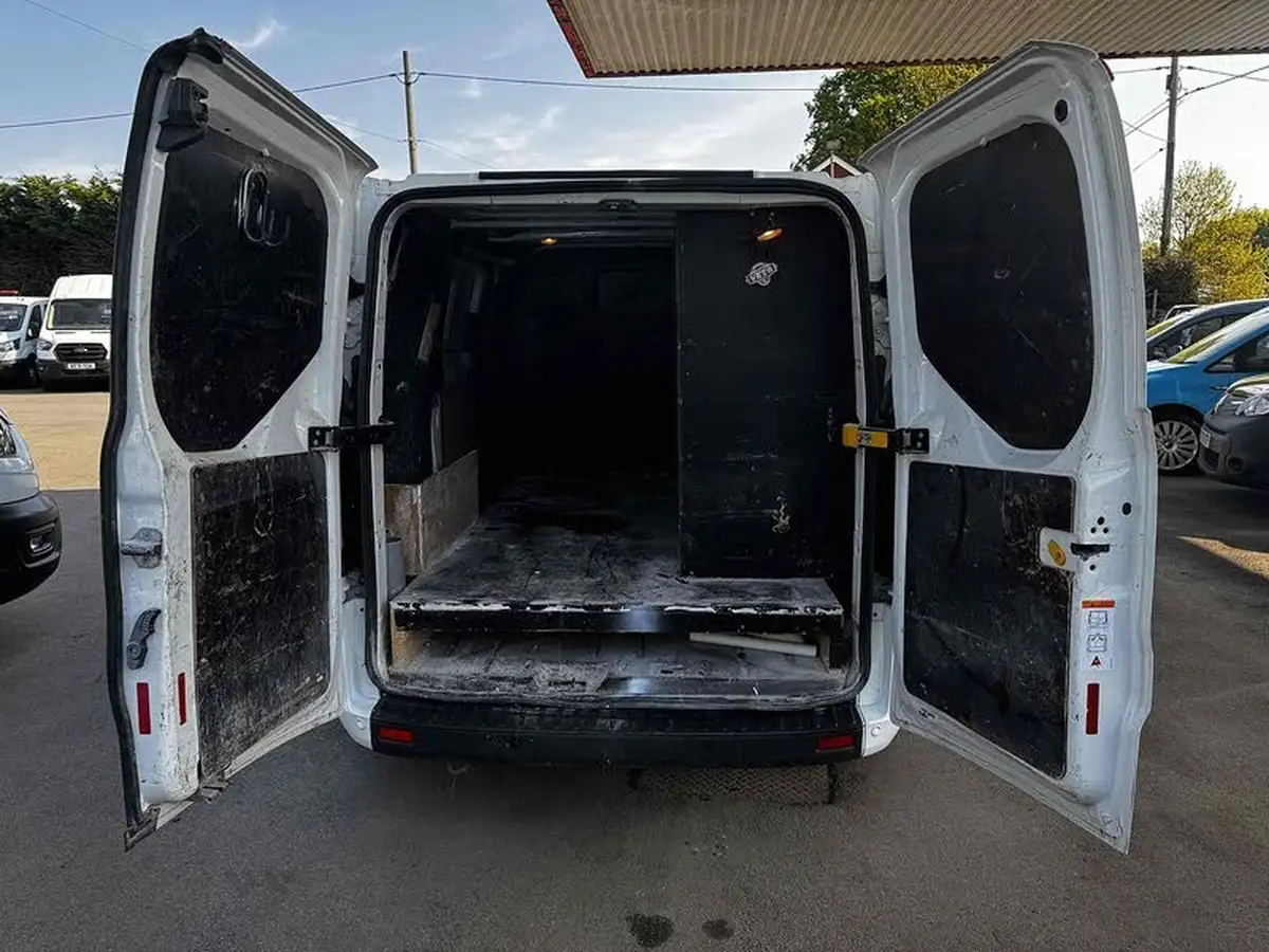 2020-ford-transit-custom-20tdci-300-l1h1-trend-130pseu6dt-panel-van-big-13