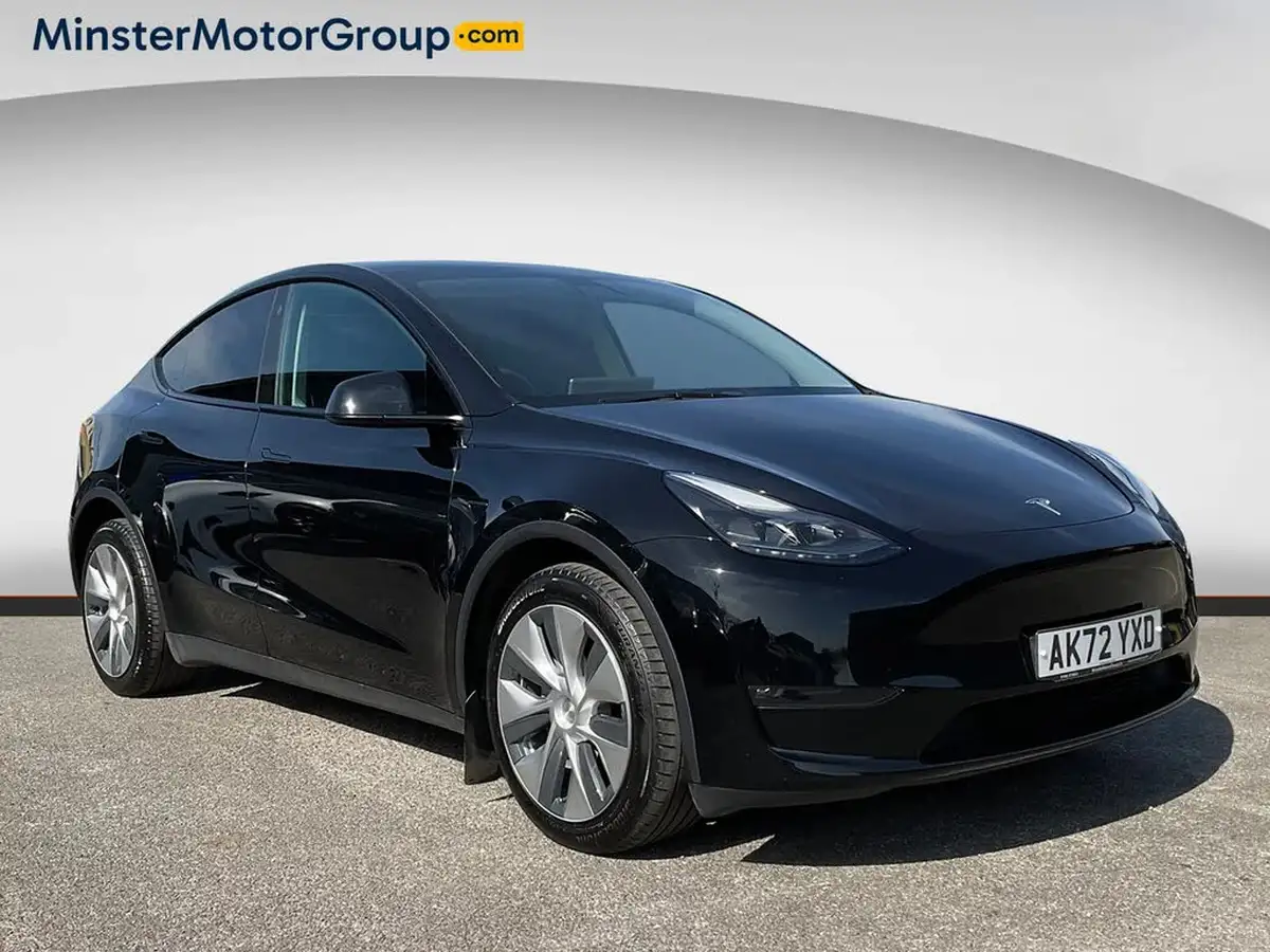 2022-tesla-model-y-e-long-range-big-0