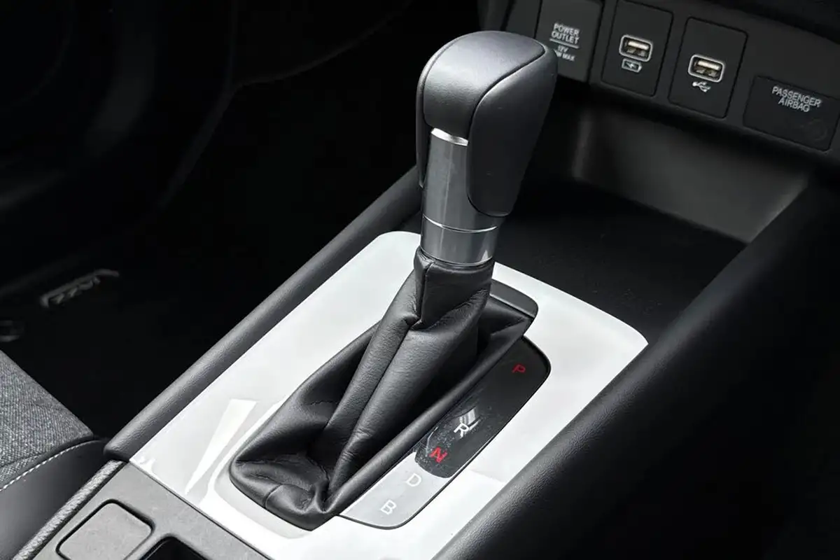 2024-honda-jazz-15-i-mmd-advance-big-20