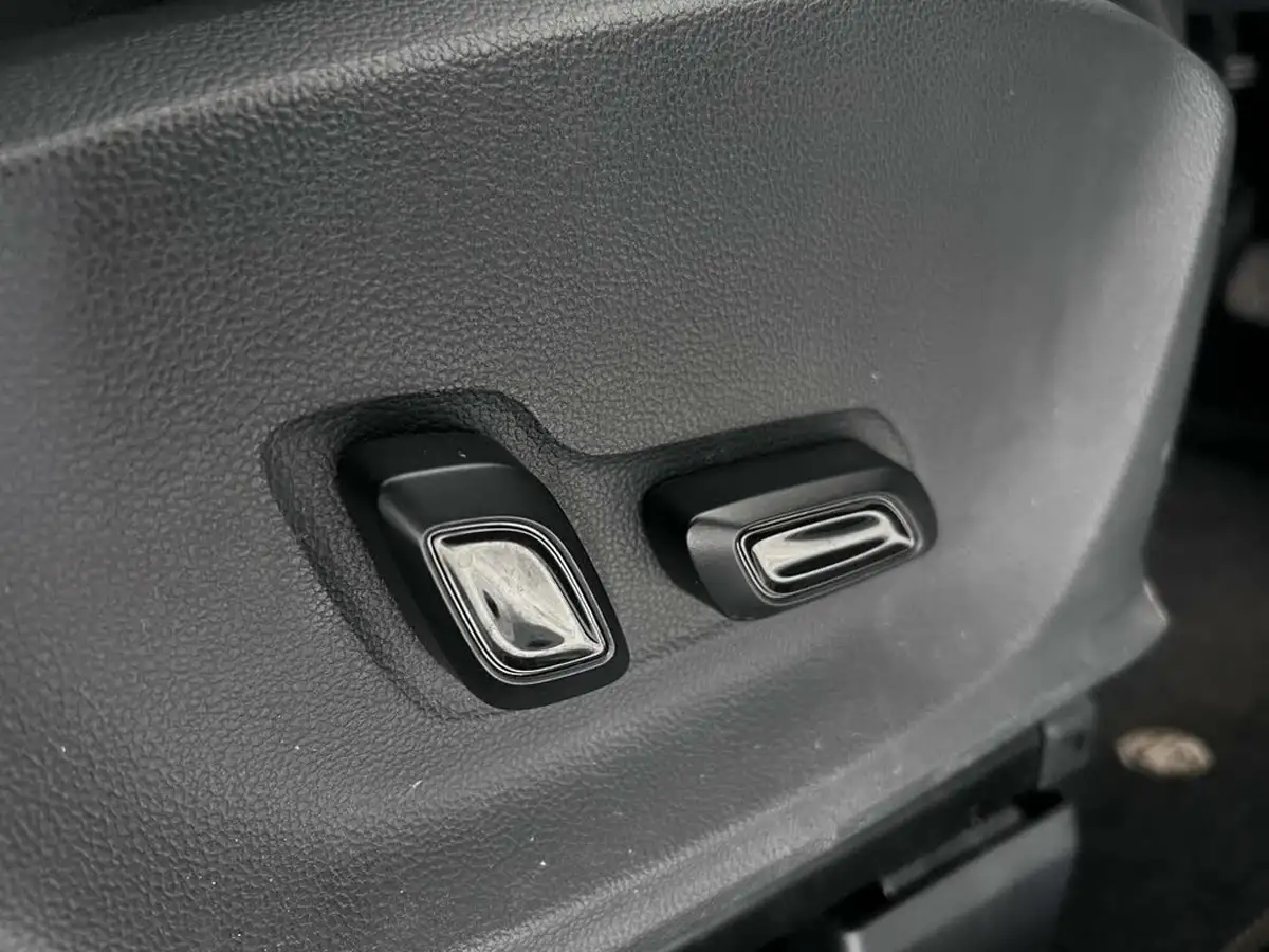 2020-mg-zs-suv-15-vti-tech-exclusive-106ps-big-15