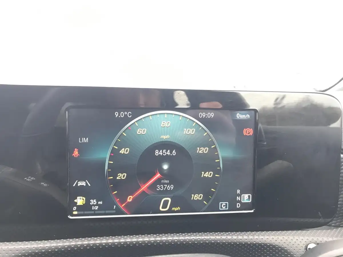 2021-mercedes-benz-a-class-big-12
