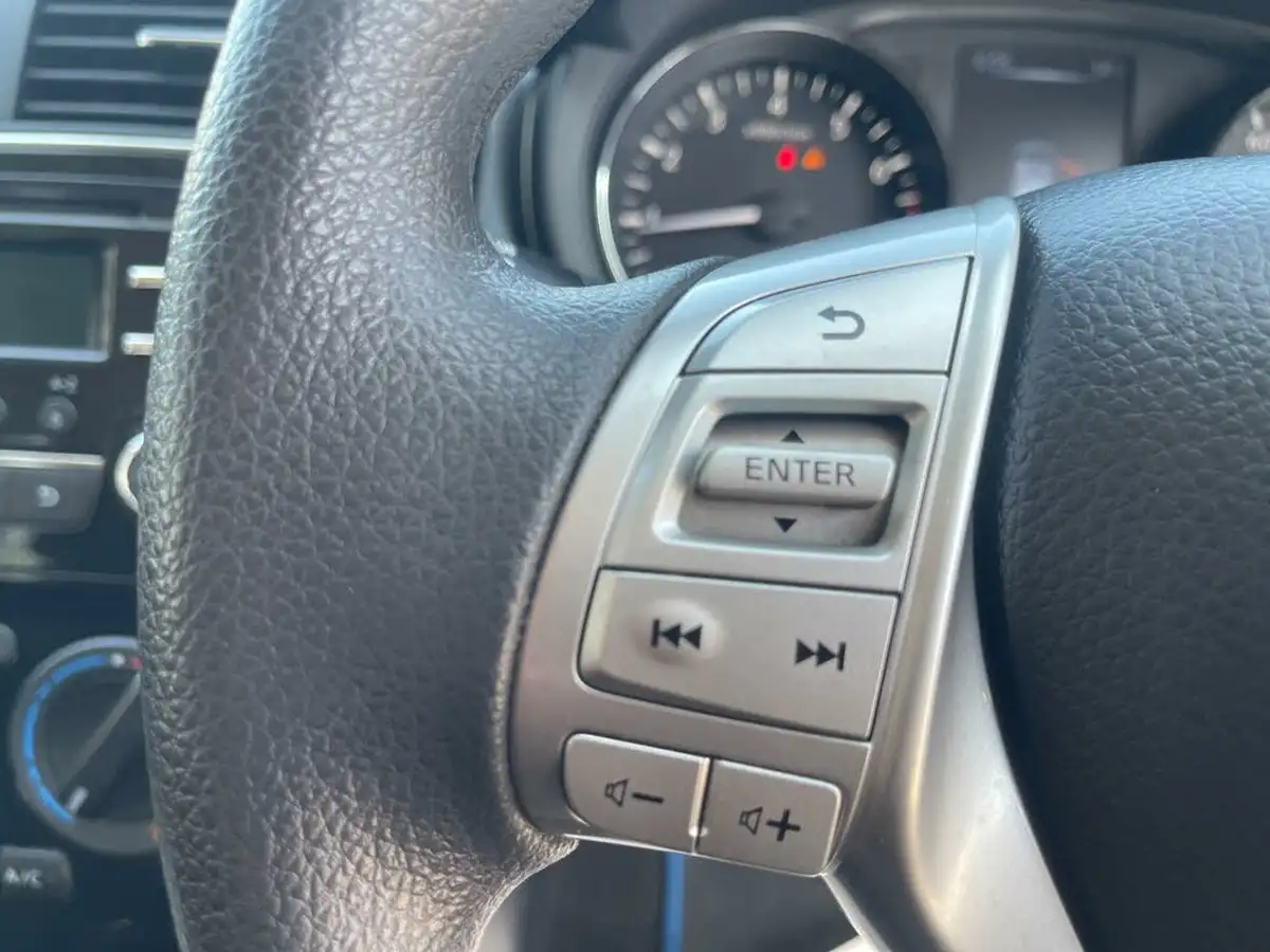 2015-nissan-pulsar-12-visia-dig-t-big-27