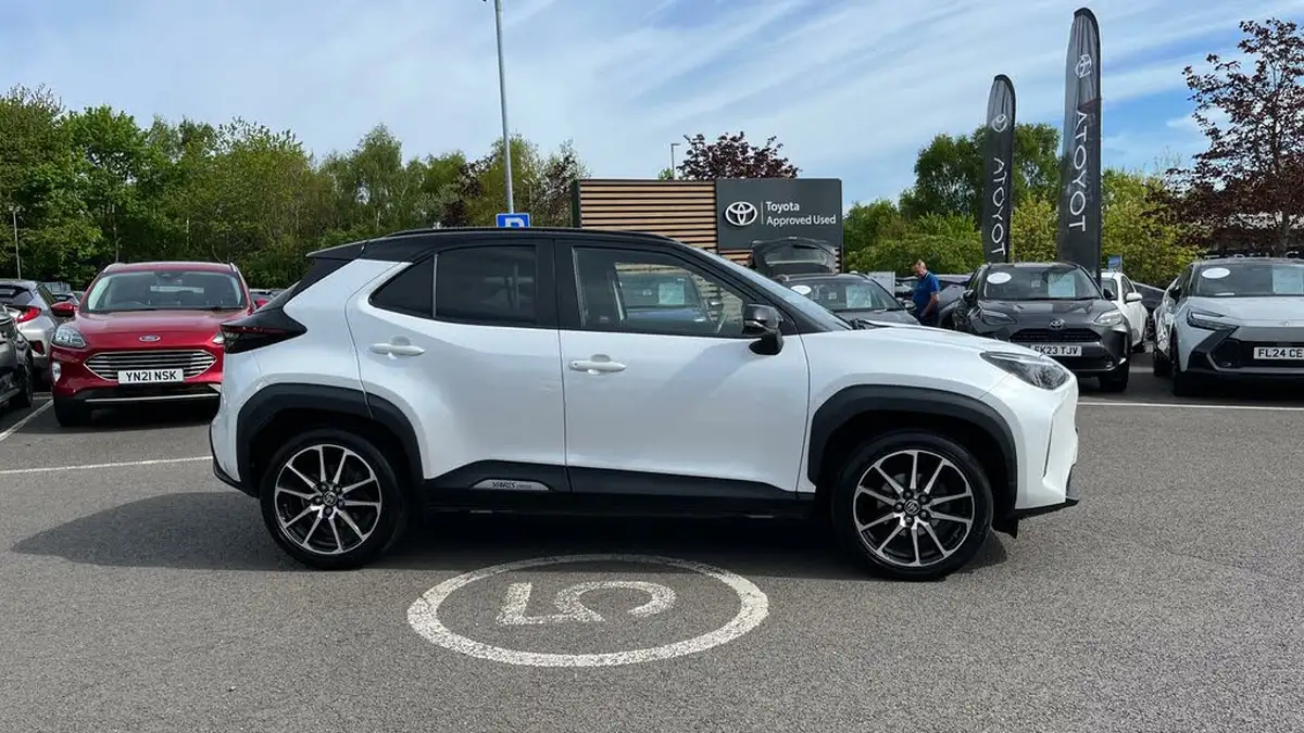 2022-toyota-yaris-cross-15-vvt-i-gr-sport-big-15