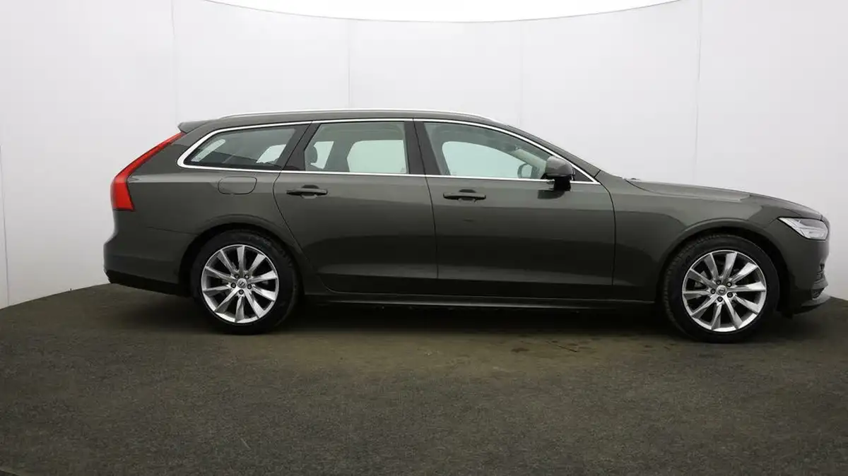 2020-volvo-v90-20-t4-momentum-plus-big-42