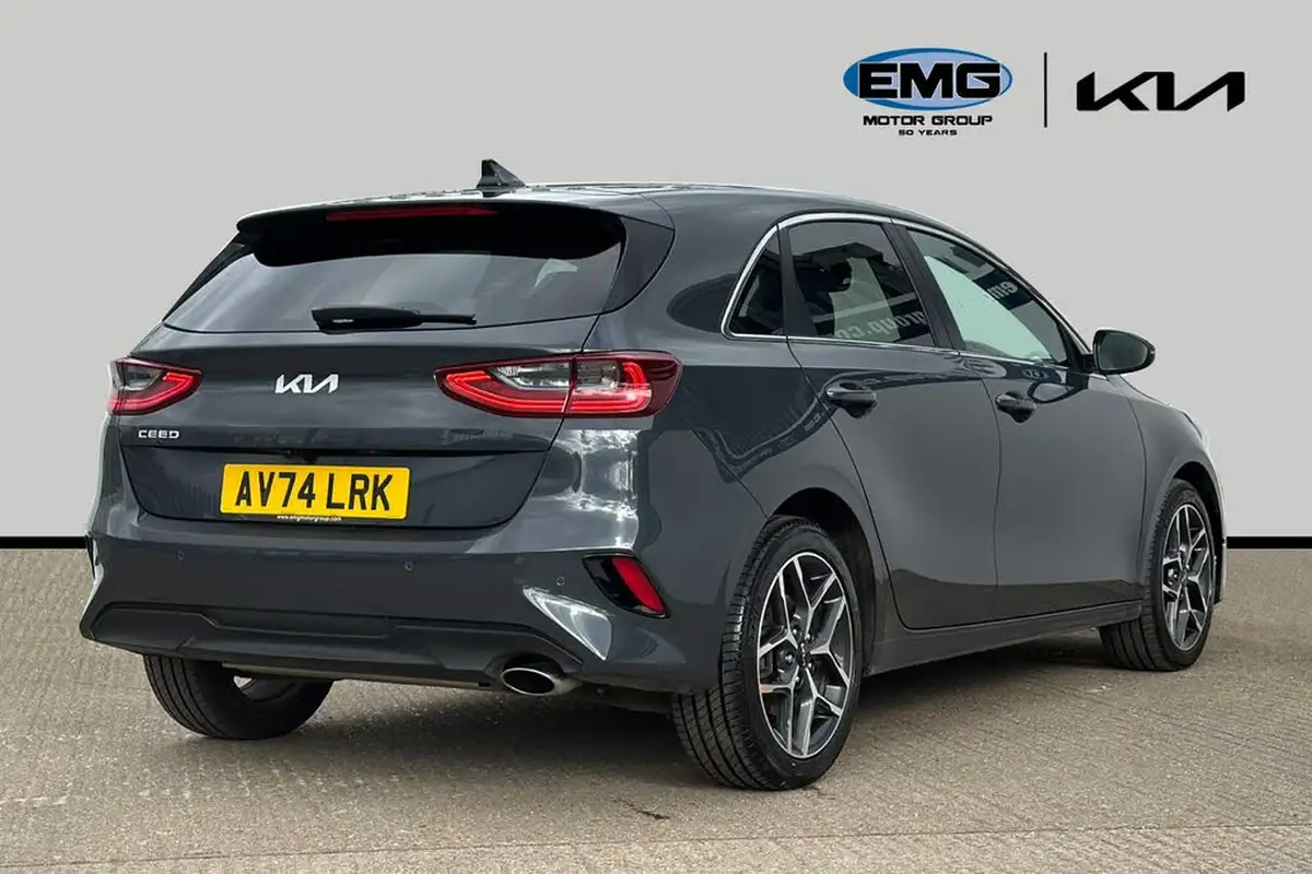 2024-kia-ceed-15-t-gdi-3-hatchback-big-5