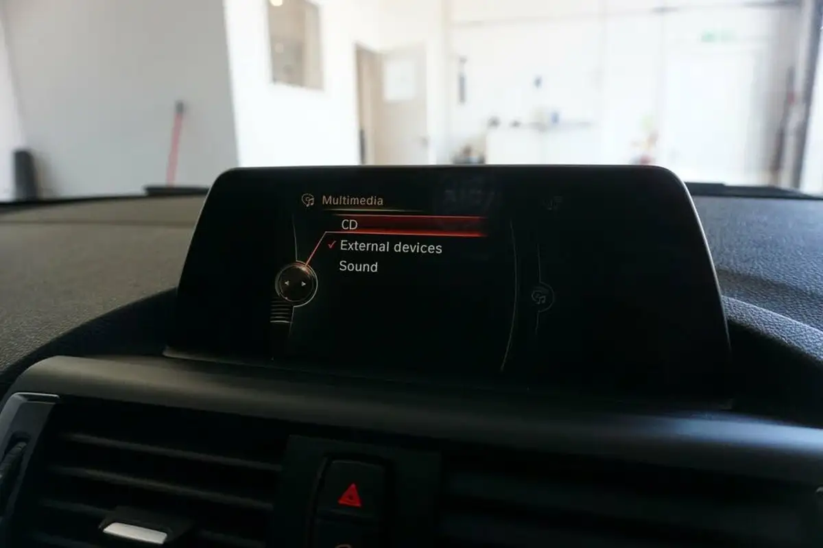 2017-bmw-1-series-30-m140i-5d-big-31