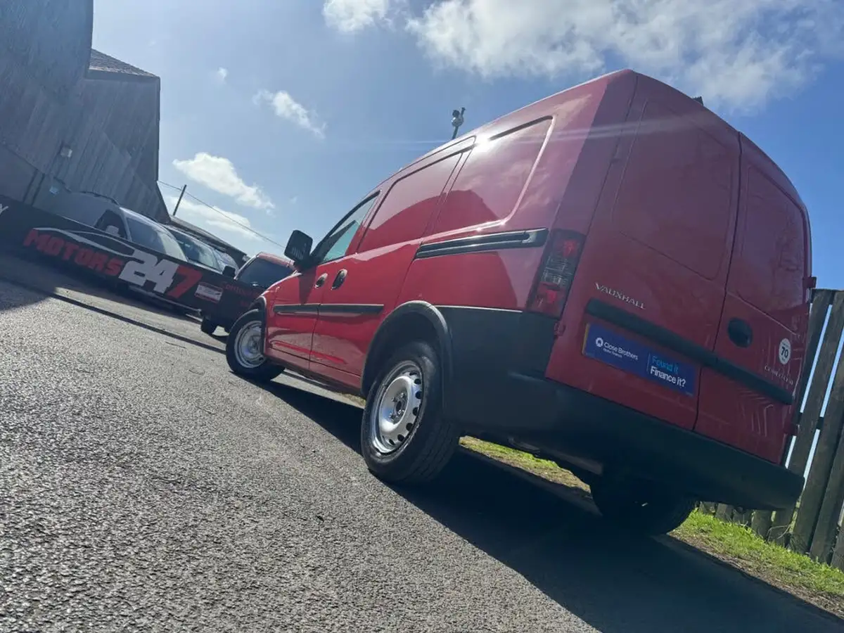 2010-vauxhall-combo-13td-1700-panel-big-27