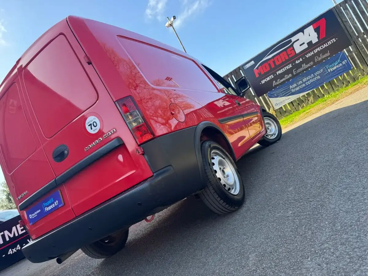 2010-vauxhall-combo-13td-1700-panel-big-2
