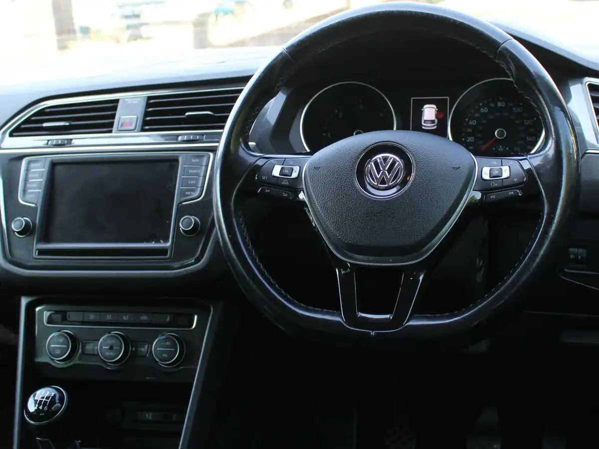 2017-volkswagen-tiguan-20tdi-se-150ps-4motion-bmt-ss-big-8