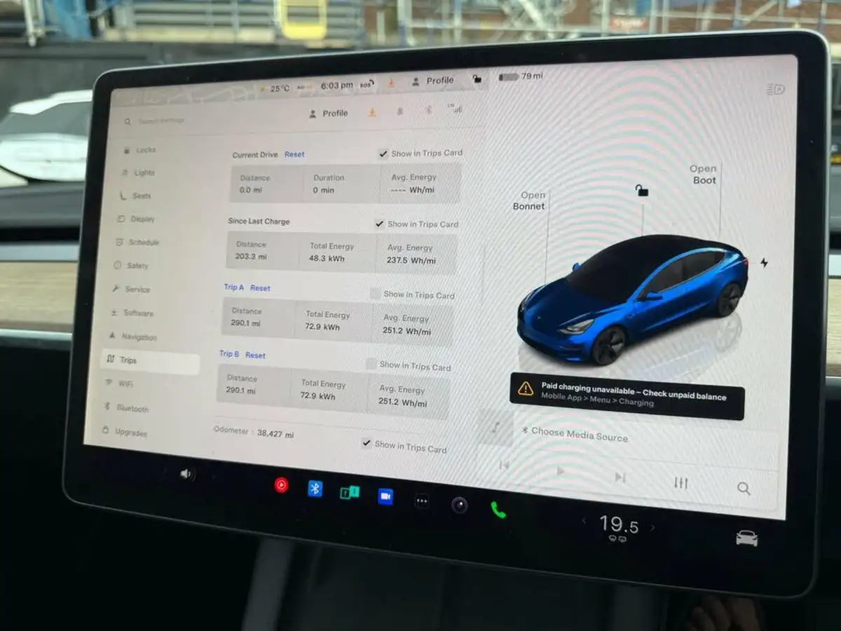 2022-tesla-model-3-e-long-range-big-38