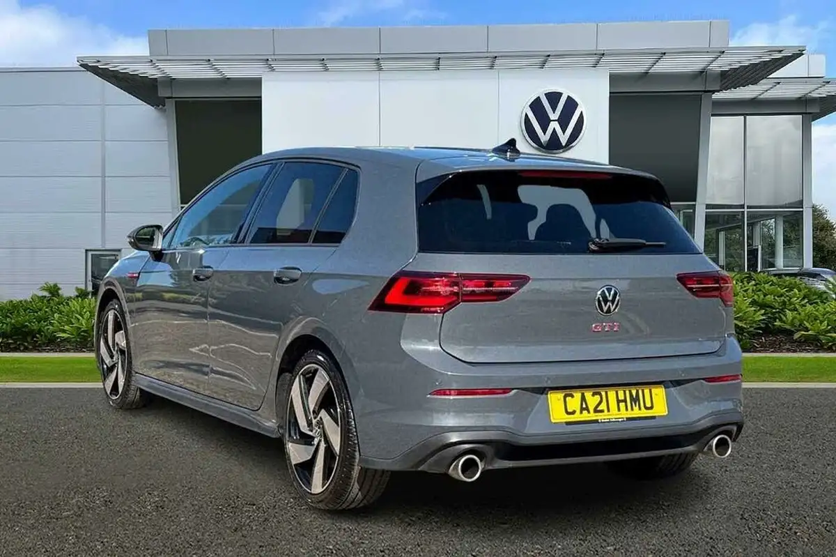 2021-volkswagen-golf-20-tsi-gti-big-2